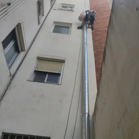 Instalación de conducto vertical