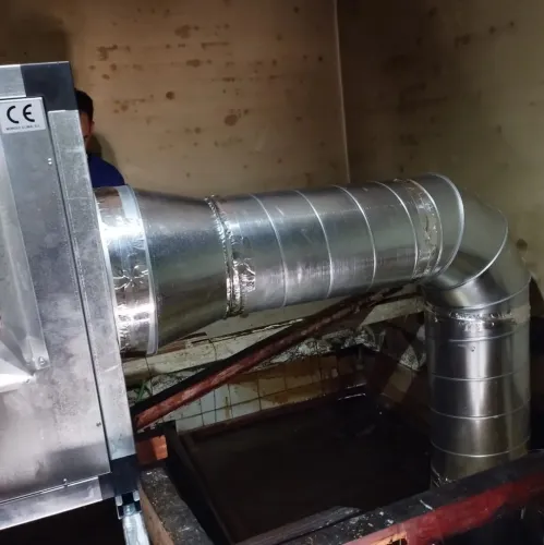 Instalación de conducto, caja de extracción y sombrero jet 